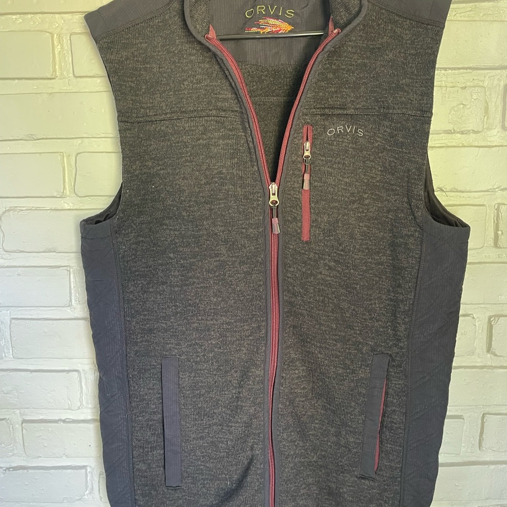 Orvis Gray Performance Vest with Red Zipper M